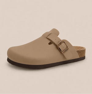 Qom Clogs in Smooth Vegan Leather